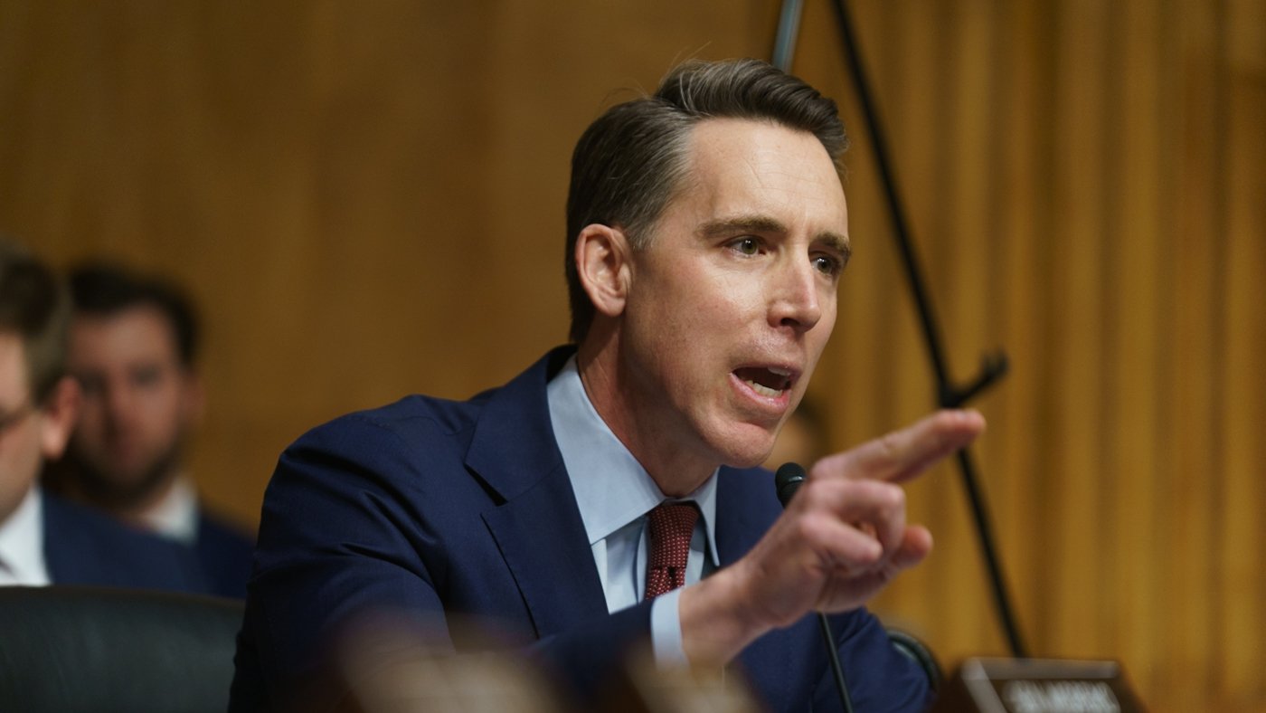 Senate Panel Unanimously Backs Bill to Restrict AI Chatbots for Children