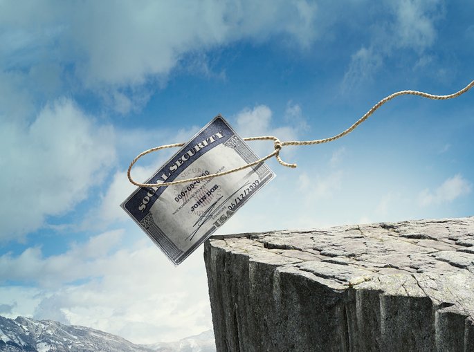 Social Security Deadline Looms: Delay Raises Risk of Steep Benefit Cuts