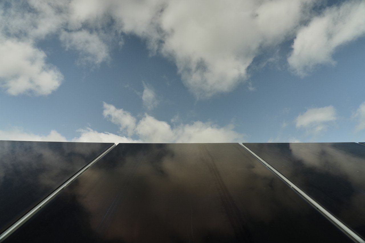 Solar Surpasses Coal in U.S. Power Generation Amid Trump's Pro-Coal Push