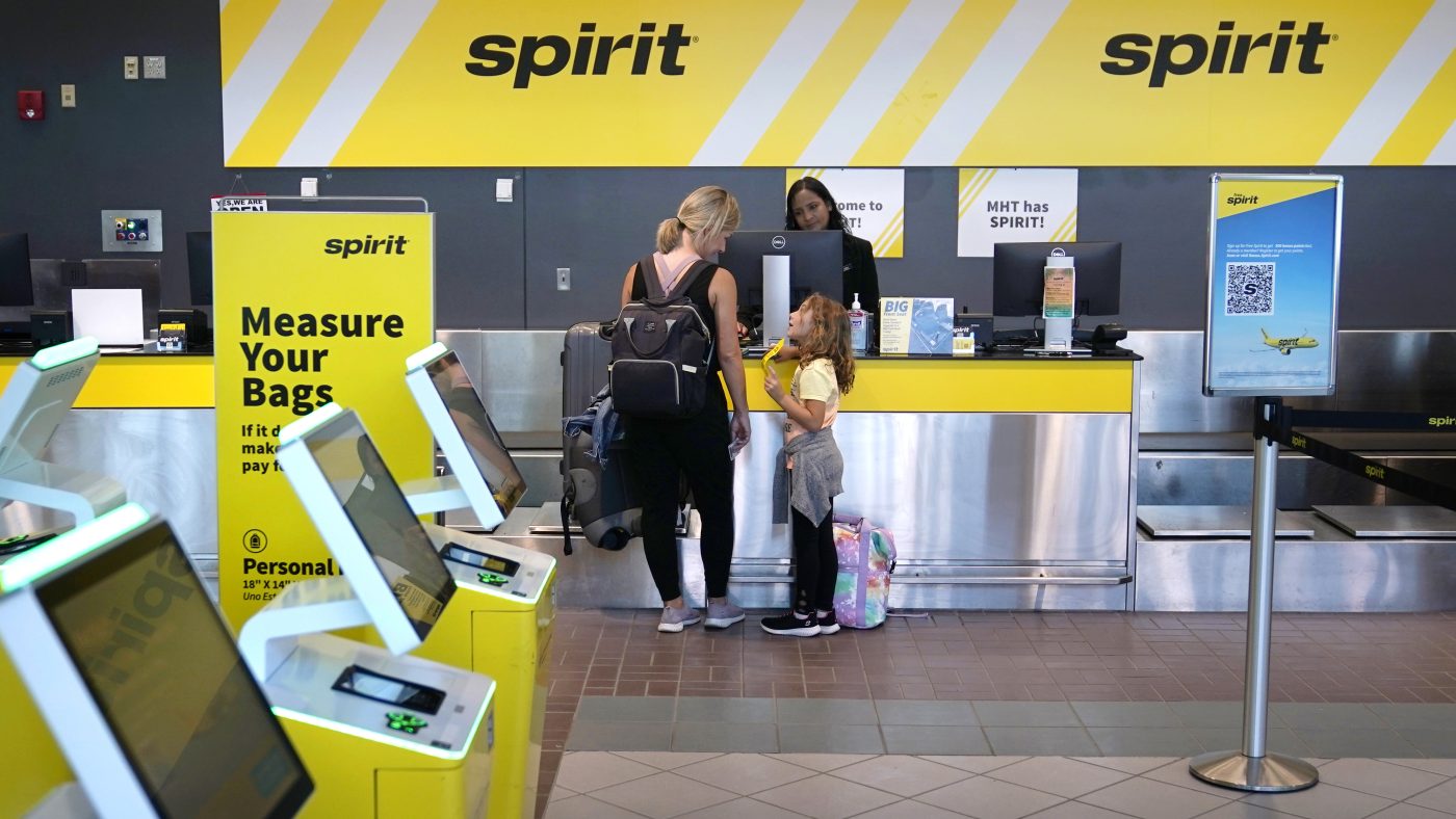 Spirit Airlines Shuts Down After Trump Bailout Talks Collapse
