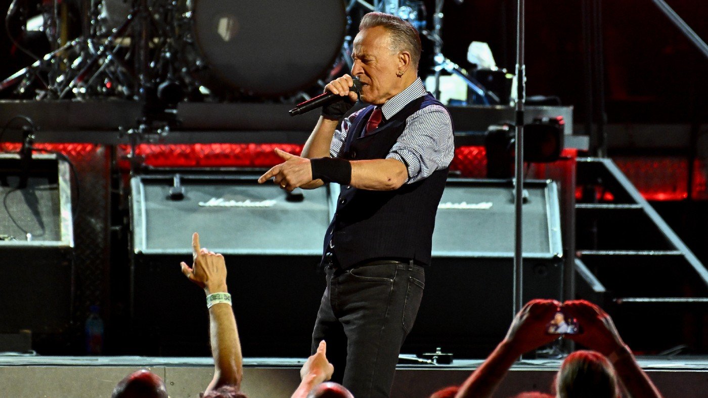 Springsteen Labels Trump 'Racist, Treasonous' at Washington Concert
