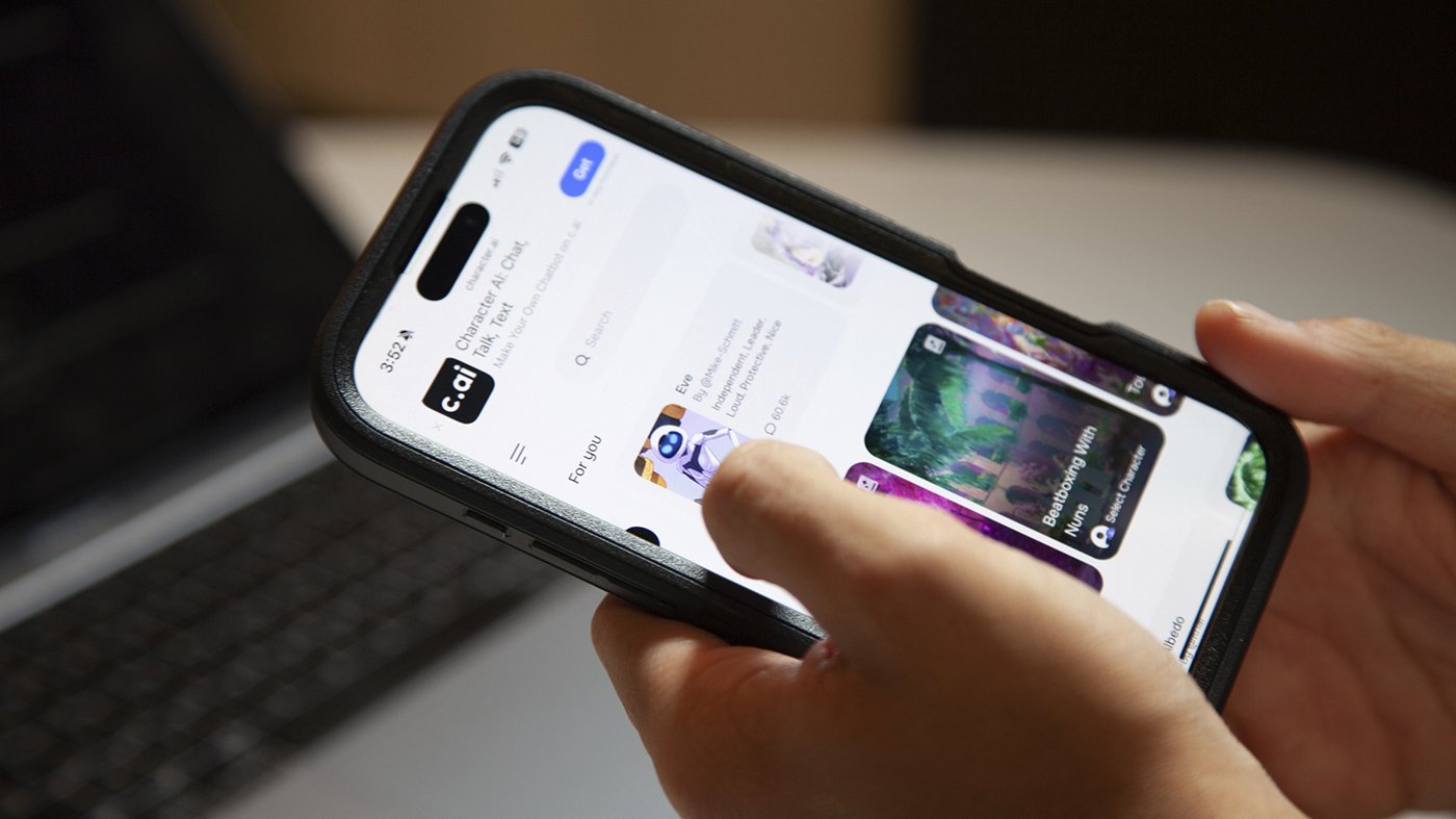 Stanford Study: AI Chatbot Flattery Undermines Relationship Accountability, Poses Societal Risk