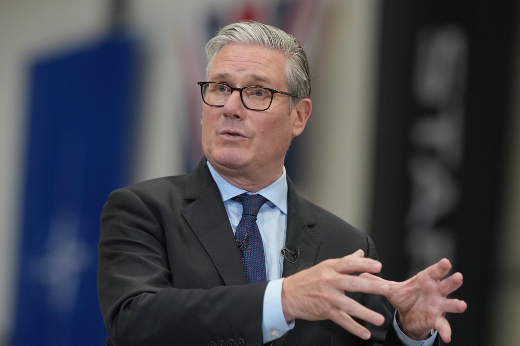 Starmer's Sinking Approval Sparks Labour Leadership Turmoil
