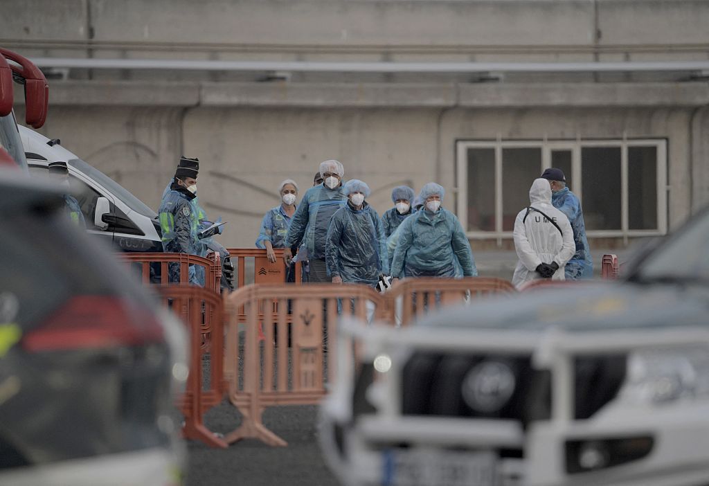 State-by-State Tracking of Hantavirus Exposures After Cruise Ship Evacuation