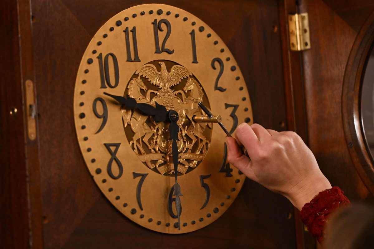 State Efforts to End Clock Changes Stall as Senate Delays Vote