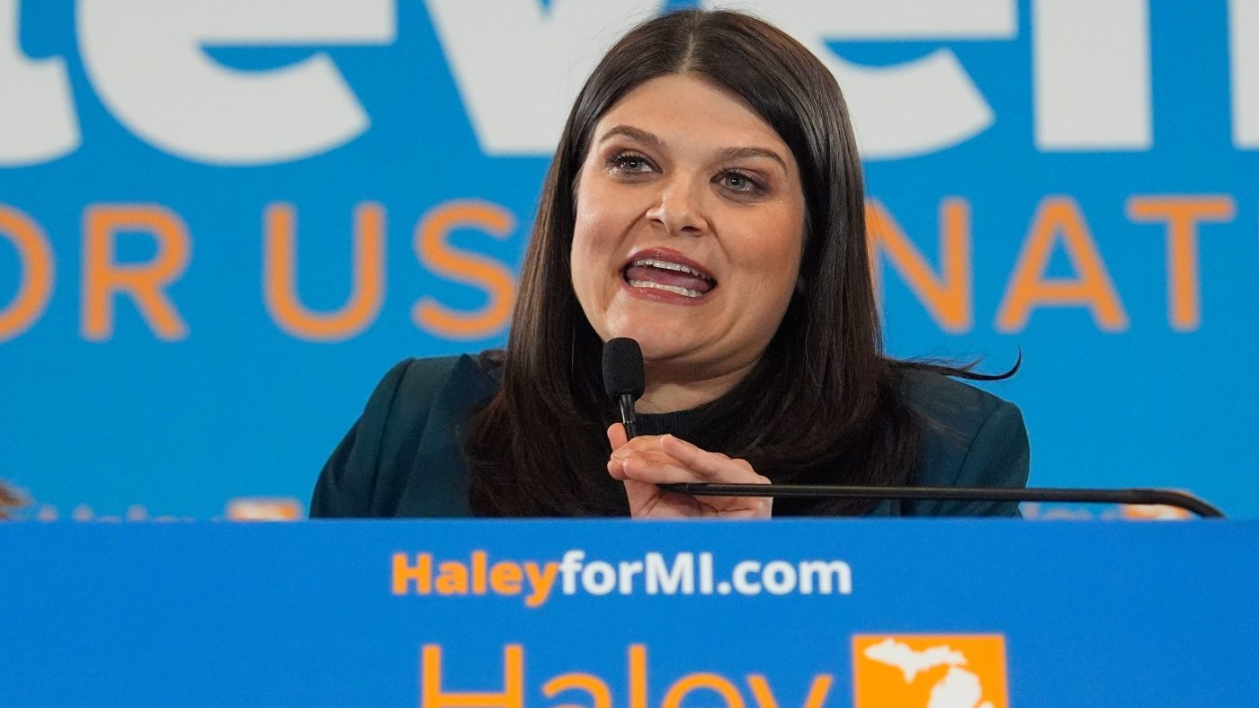 Stevens backs El-Sayed despite fiancé's GOP switch in Michigan Senate race