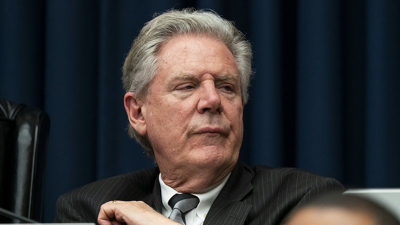 Top House Democrat Backs National Halt on AI Data Centers, Shifting Party Line