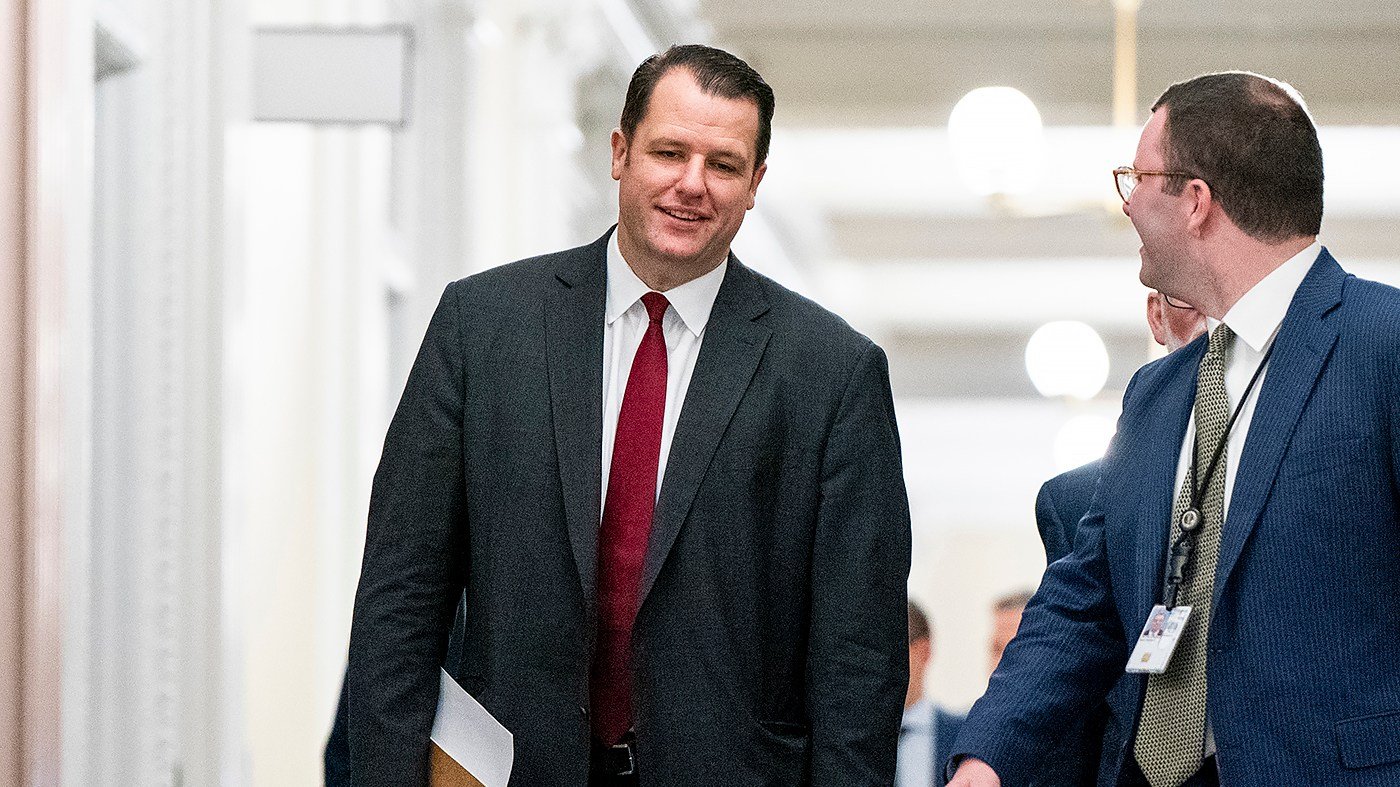 Top White House Legislative Aide Baird Steps Down as GOP Faces Midterm Headwinds