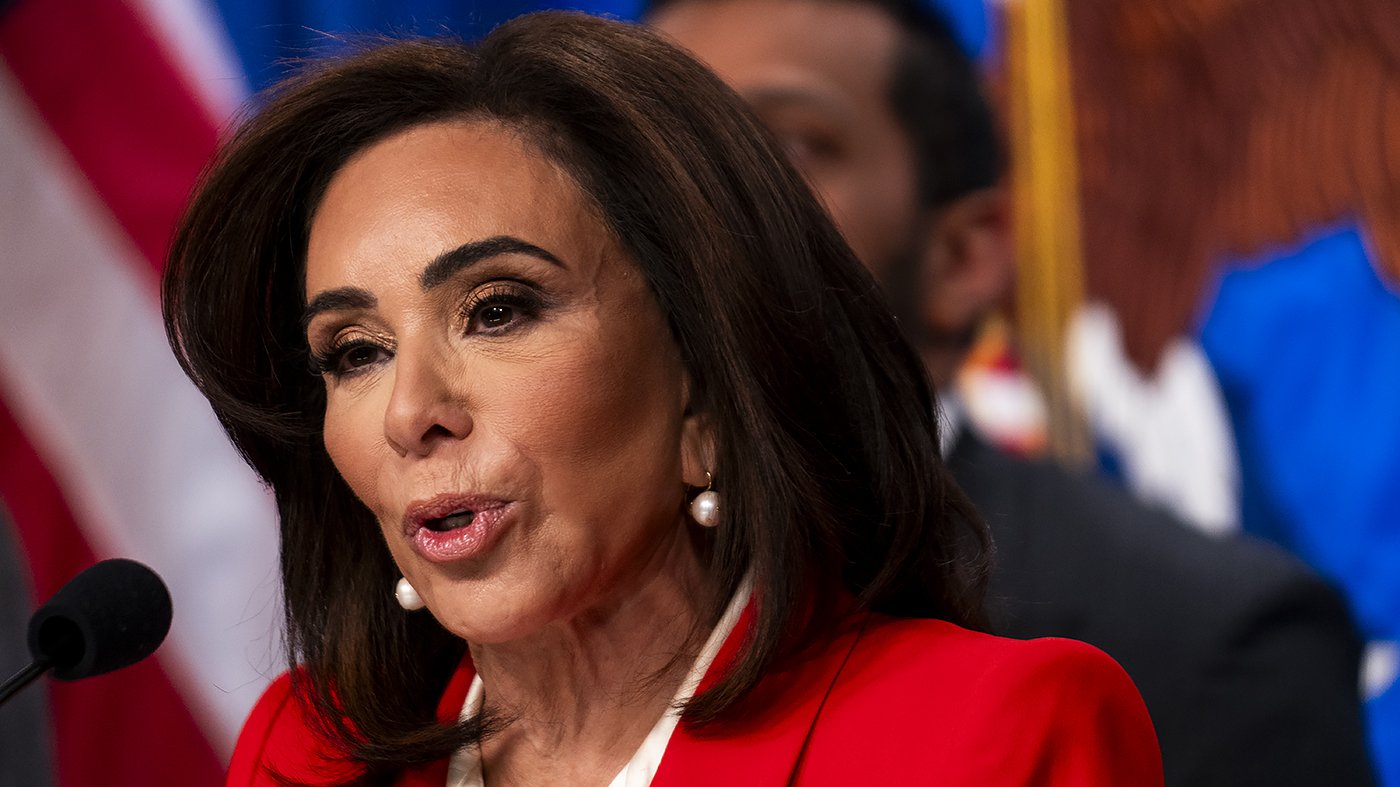 Trump Accuses Pirro of Folding in Reflecting Pool Case