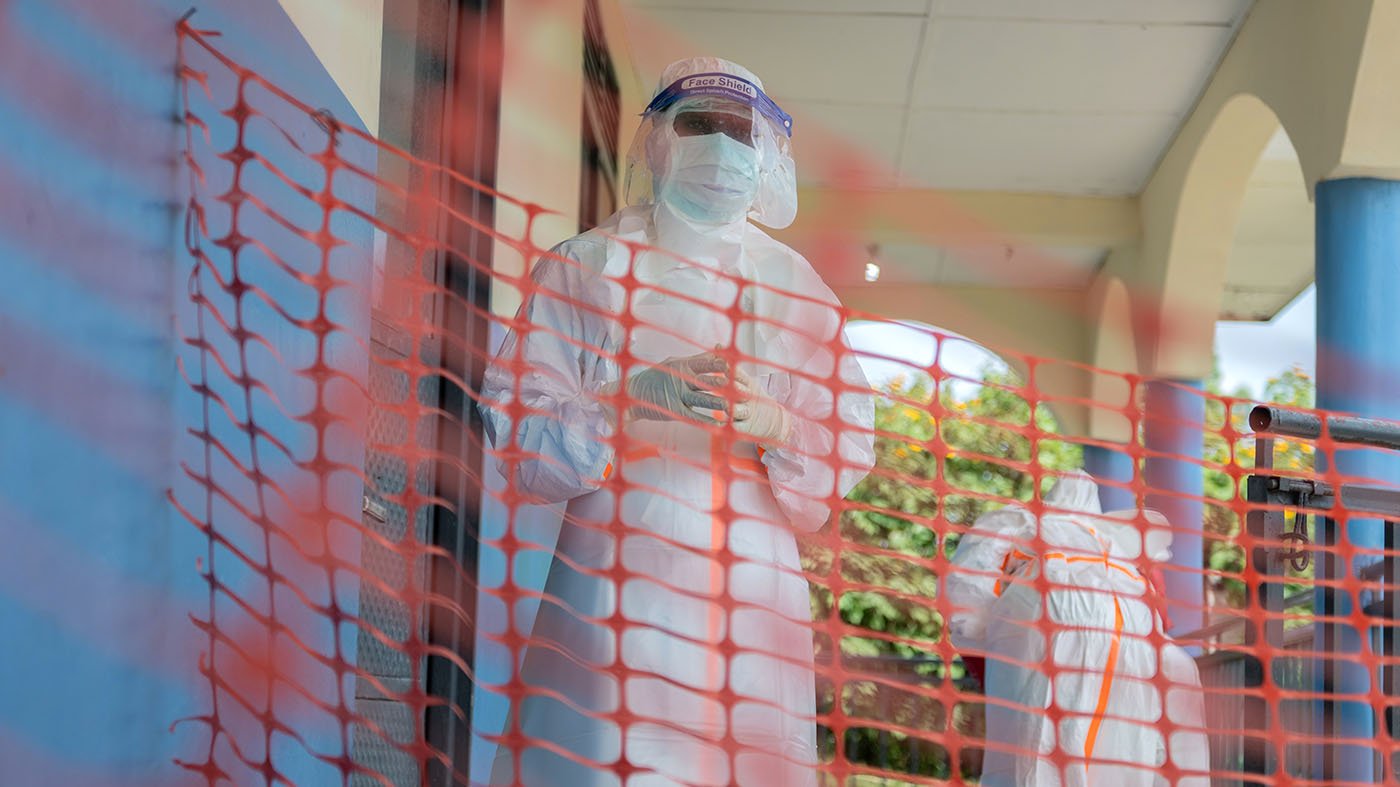 Trump Admin Prioritizes Border Over Ebola Fight, Experts Warn of Isolationist Shift