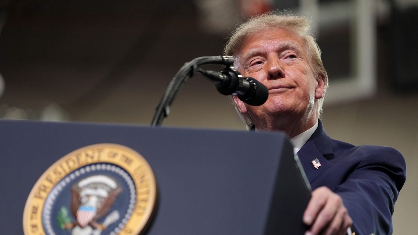 Trump Blames Refinery Woes, Not Hormuz, for Rising Gas Prices