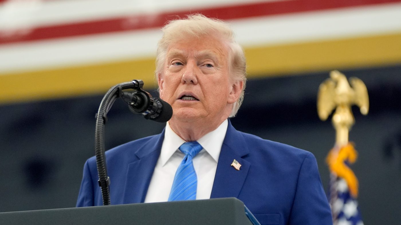 Trump Blames Vandalism for Reflecting Pool Algae and Peeling Paint