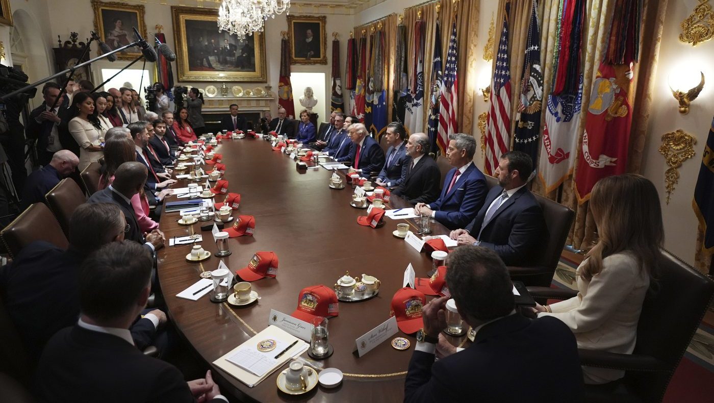 Trump Cabinet Meeting: Iran Talks Stall, Ebola Screenings Tightened, Midterms Loom