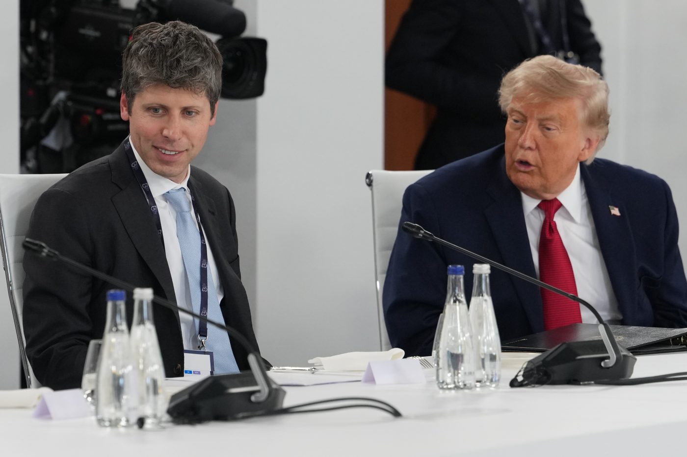 Trump Considers Government Equity Stakes in AI Giants, Aligning with Progressives