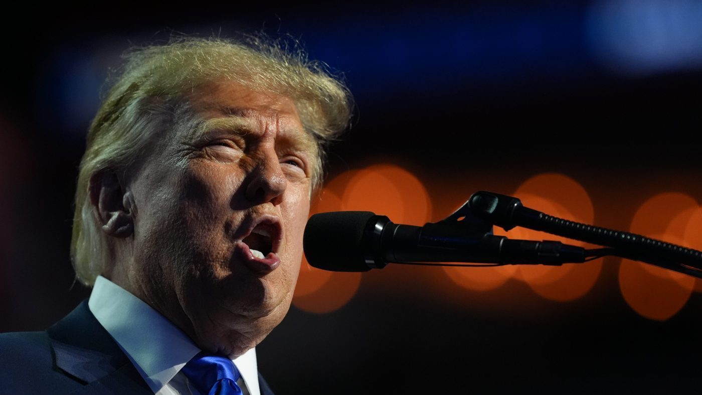 Trump defends $5K dividend plan as GOP midterm pitch