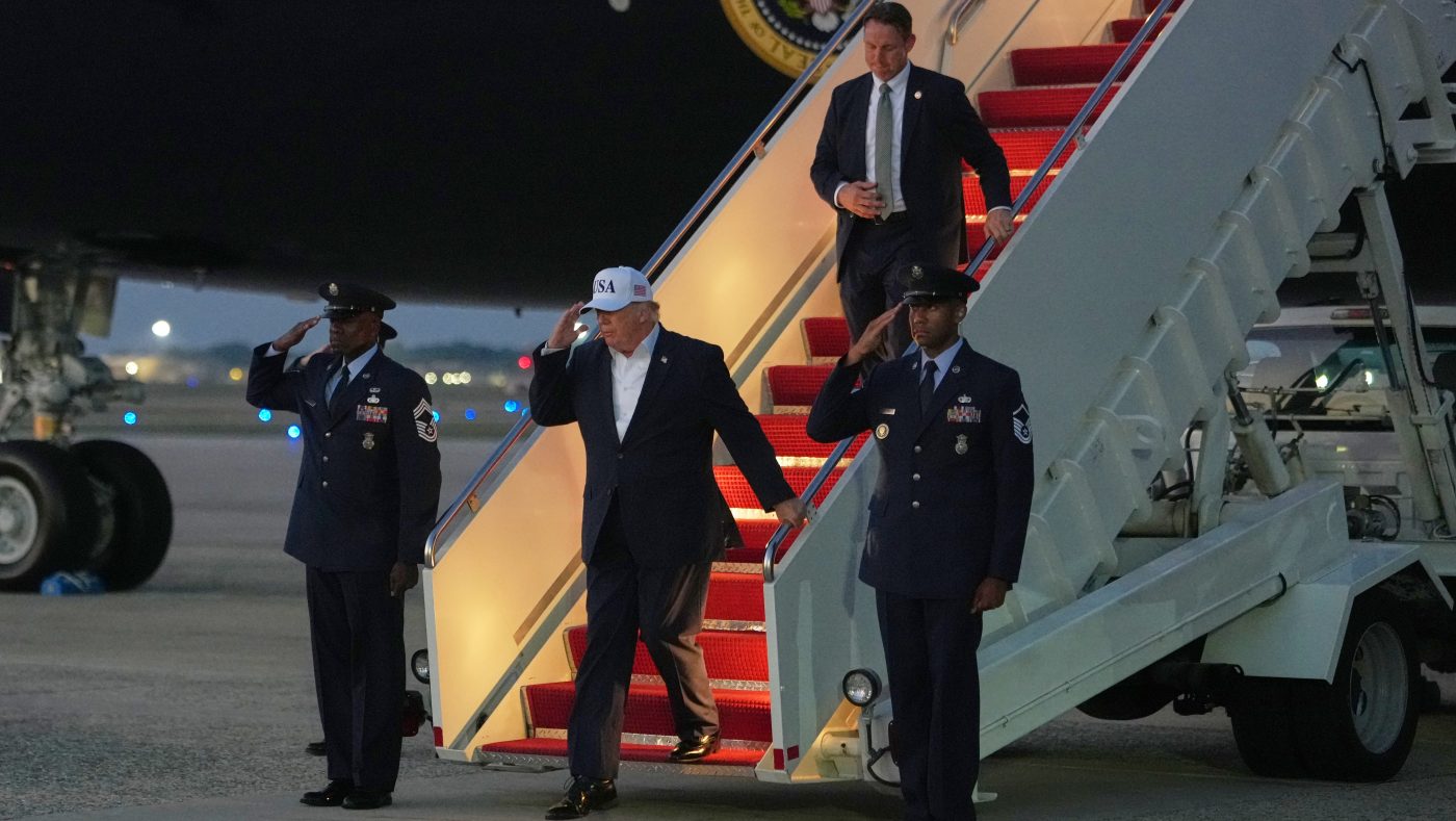 Trump Demands Faster Oil Price Drop as Jobs Data Misses Mark