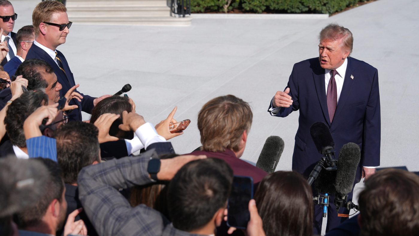 Trump Dismisses Seoul's Doubts on $54B Alaska LNG Deal, Threatens Tariff Hike