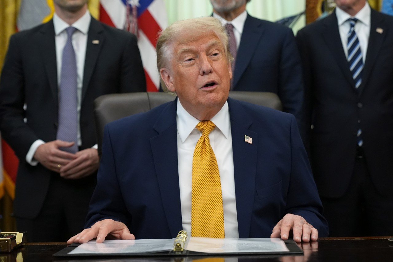 Trump Heads to Pennsylvania Truck Plant to Reframe Economy After Iran Deal