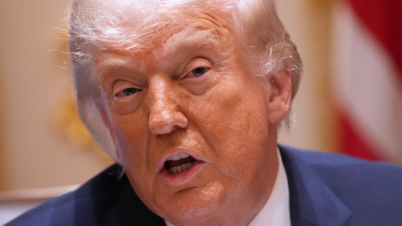Trump Heads to Situation Room for Final Iran Deal Call; Bondi Deflects on Epstein Files