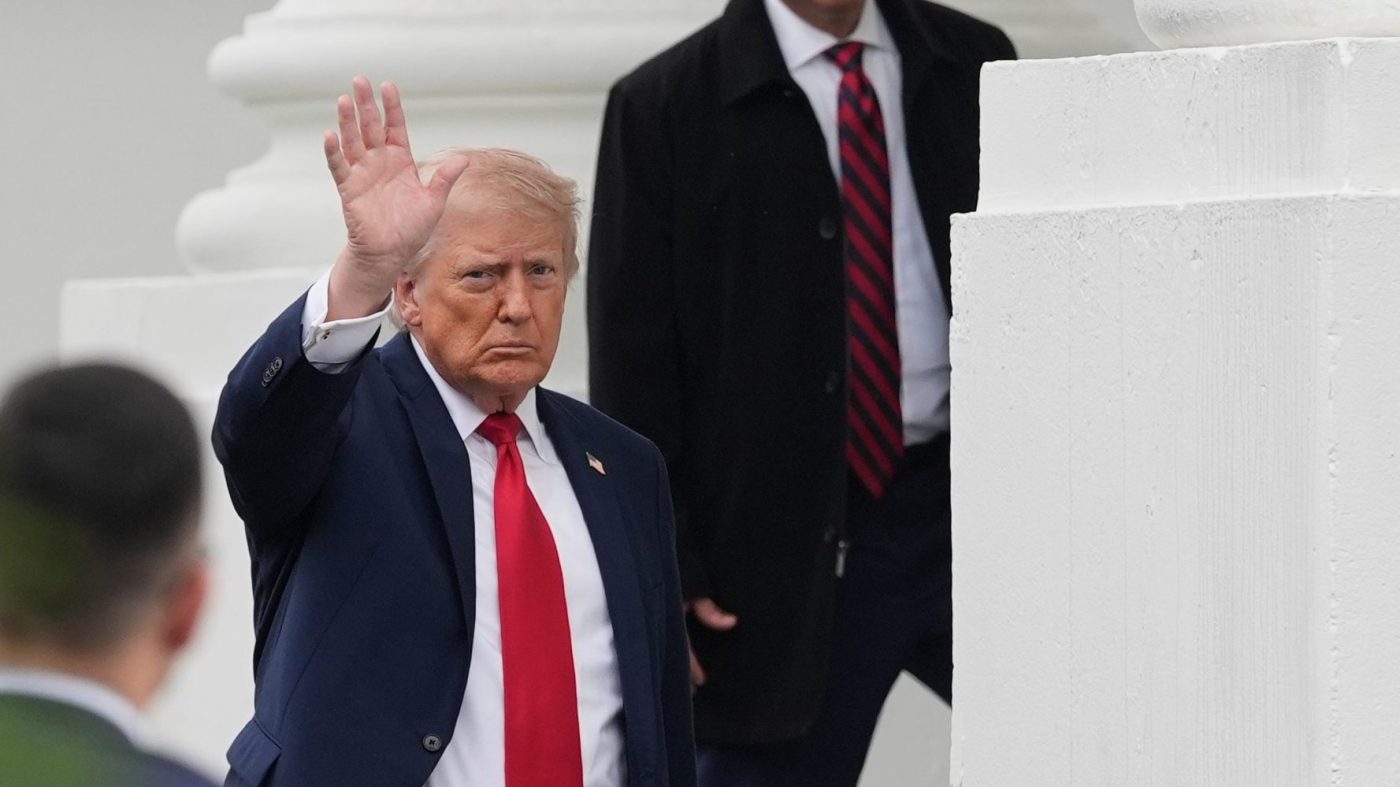 Trump Heads to Walter Reed for Annual Checkup Amid Health Queries