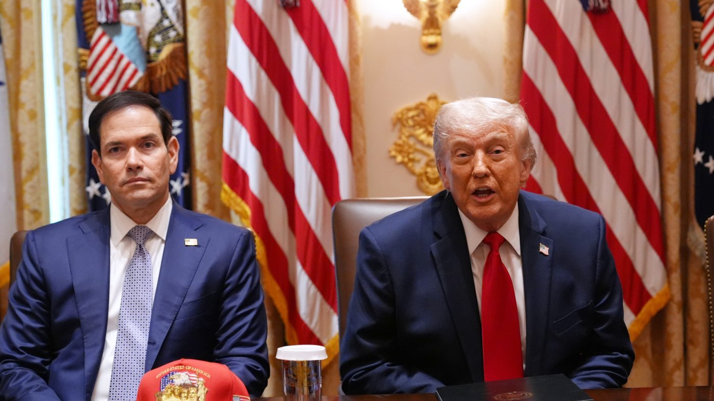Trump Holds Cabinet Meeting as Iran Deal Stalls; Paxton Ousts Cornyn in Texas