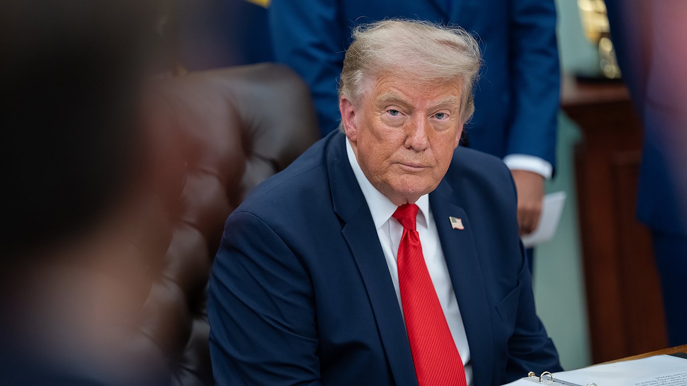 Trump Issues Ultimatum to Iran: Deal or Face 'Decapitation'