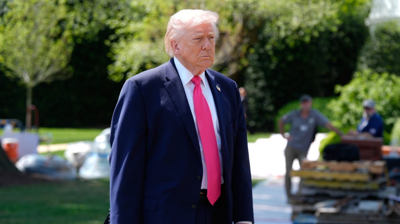 Trump Orders Navy to Fire on Mine-Laying Boats in Strait of Hormuz