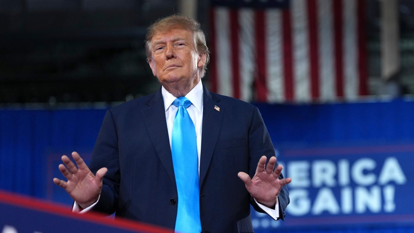 Trump Rallies in Kentucky Amid Sanctions Waiver Firestorm and Ukraine Tensions
