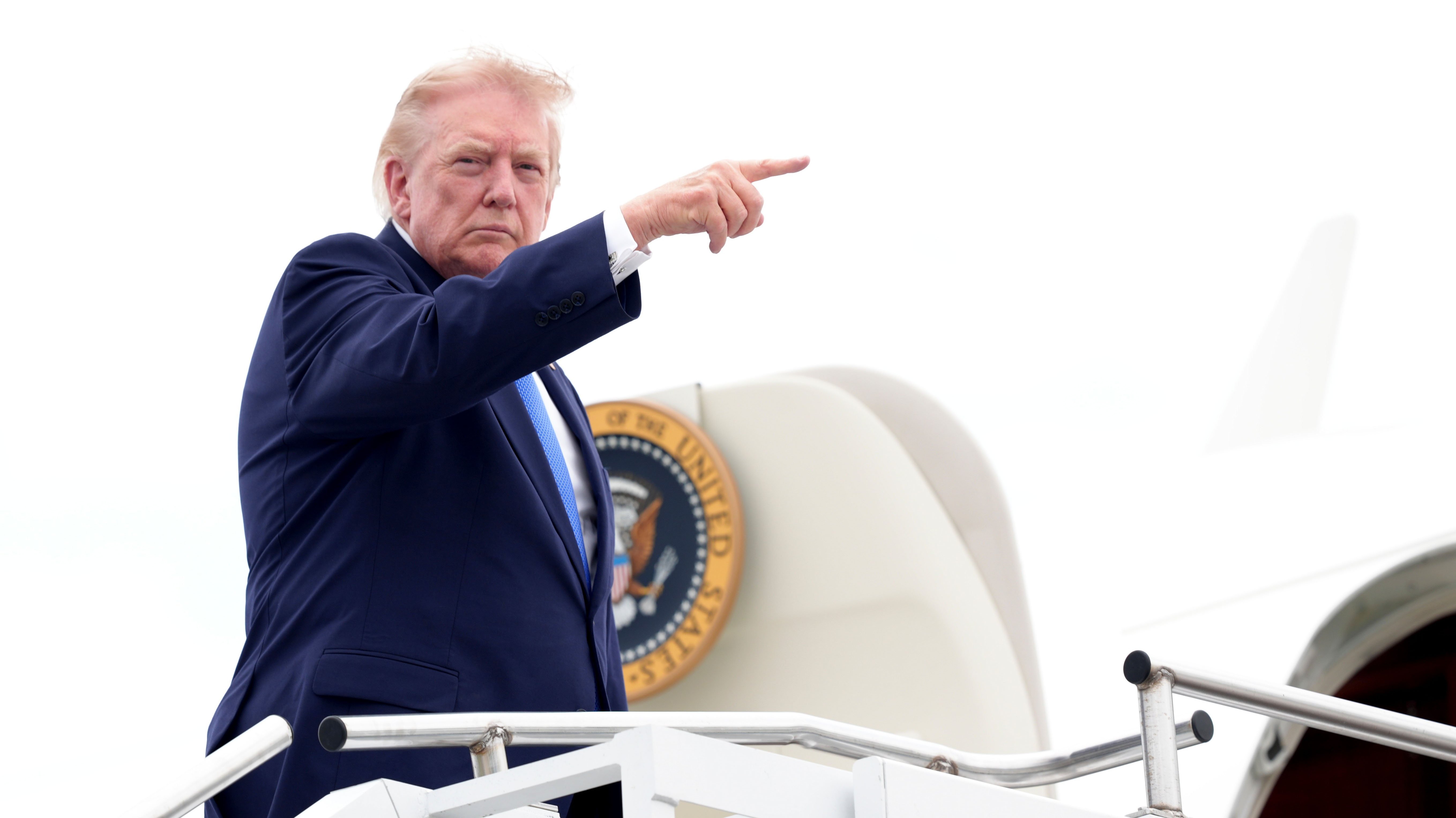 Trump reveals decoy plane switch was Secret Service's call amid Iran threat