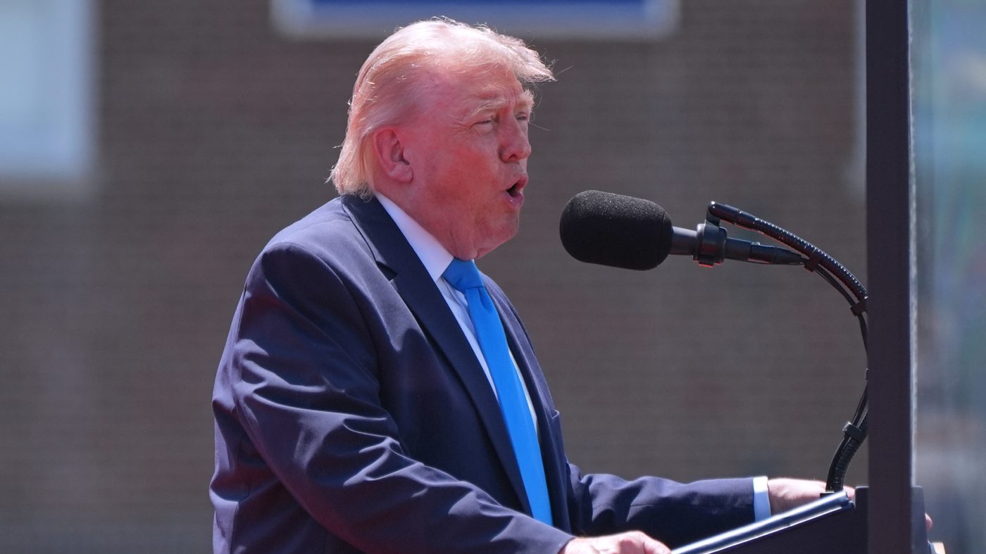 Trump Rules Out Military Action Against Cuba After DOJ Charges Raúl Castro