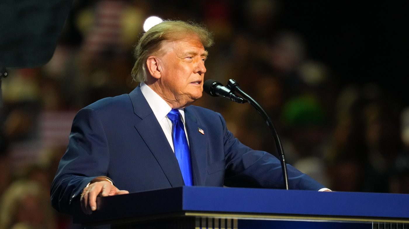 Trump's $5K Midterm Pledge Faces Legal and Fiscal Hurdles