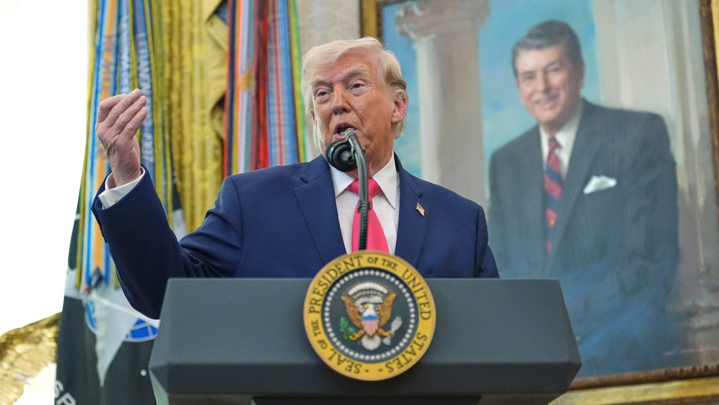 Trump's Abrupt Iran, Shutdown Reversals Leave Washington and Tehran Off-Balance