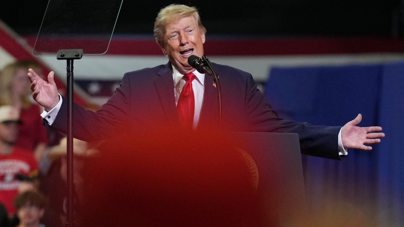 Trump's Alaska Rally Targets Surprising Senate Fight