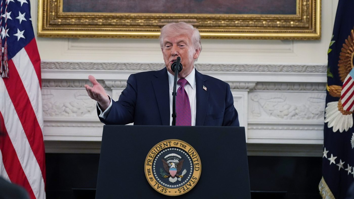 Trump's Economic Approval Plummets to 30% as Iran War Strains Fuel Prices