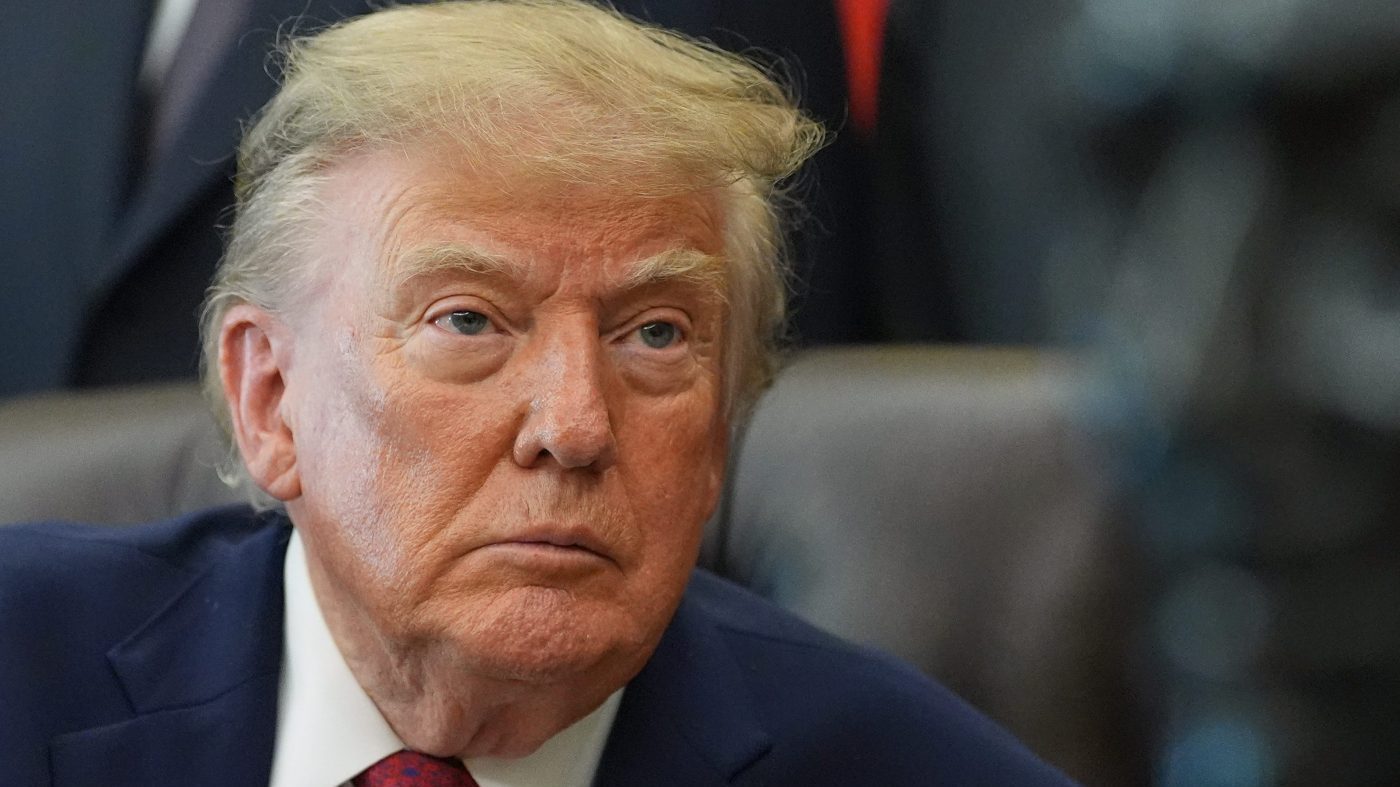 Trump's economic approval plunges to new low as 73% disapprove