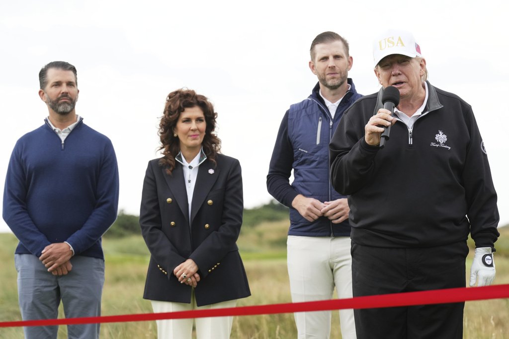 Trump's Leisure Spending and Social Media Activity Draw Scrutiny Amid Foreign Policy Crisis