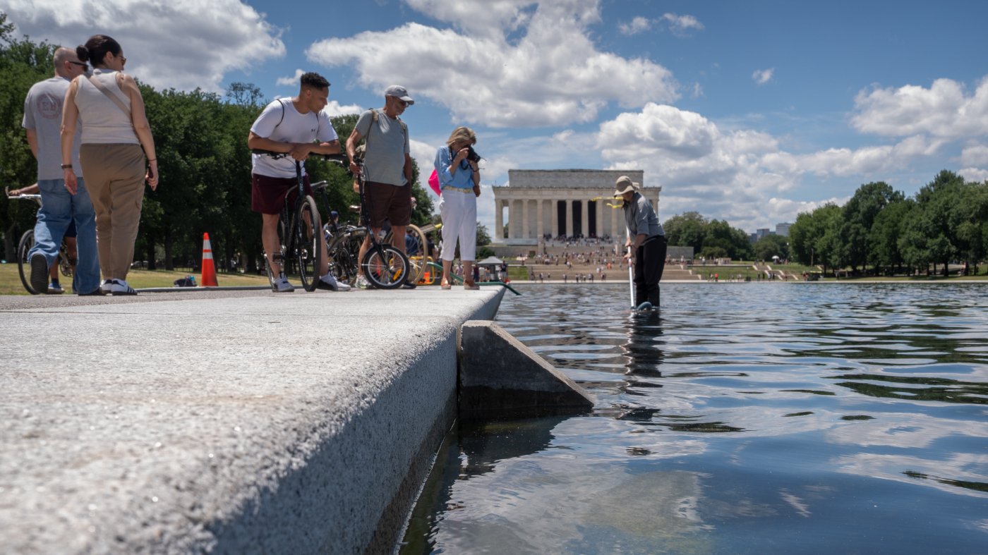 Trump's Lincoln Memorial Reflecting Pool Renovation Hit by Algae Bloom, Peeling Paint, and Soaring Costs