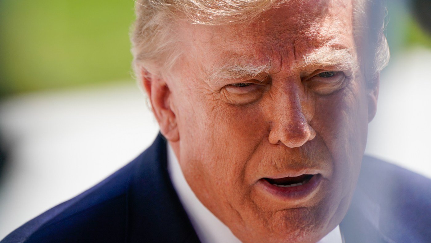 Trump Says He Blocked Secret Service Plan to Demolish Oval Office