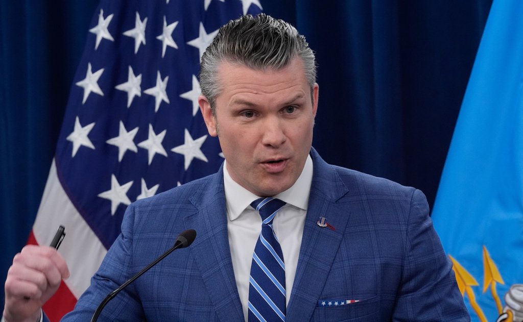 Trump Seeks Scapegoat for Iran War Fallout, With Hegseth in Crosshairs