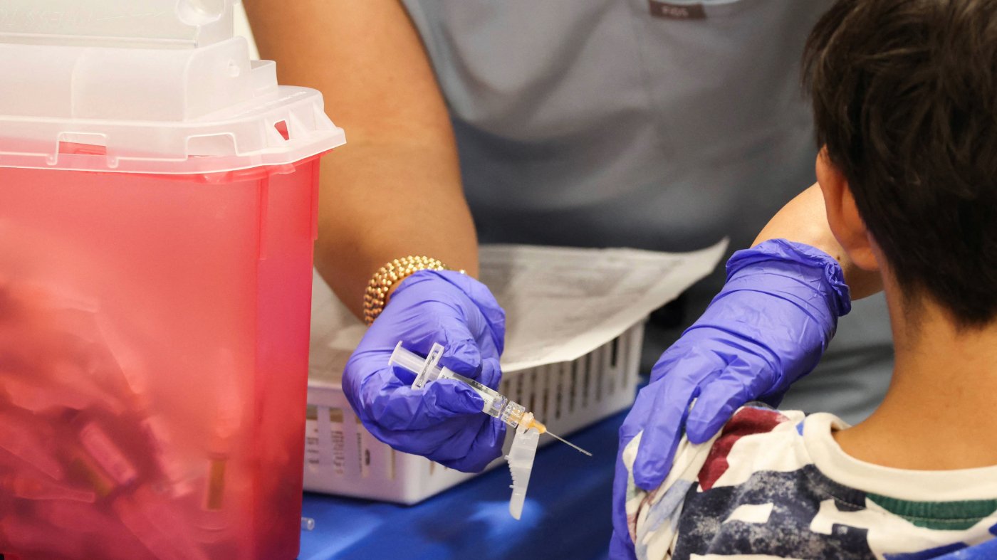Trump Signs Executive Order Endorsing Slimmed-Down Childhood Vaccine Schedule