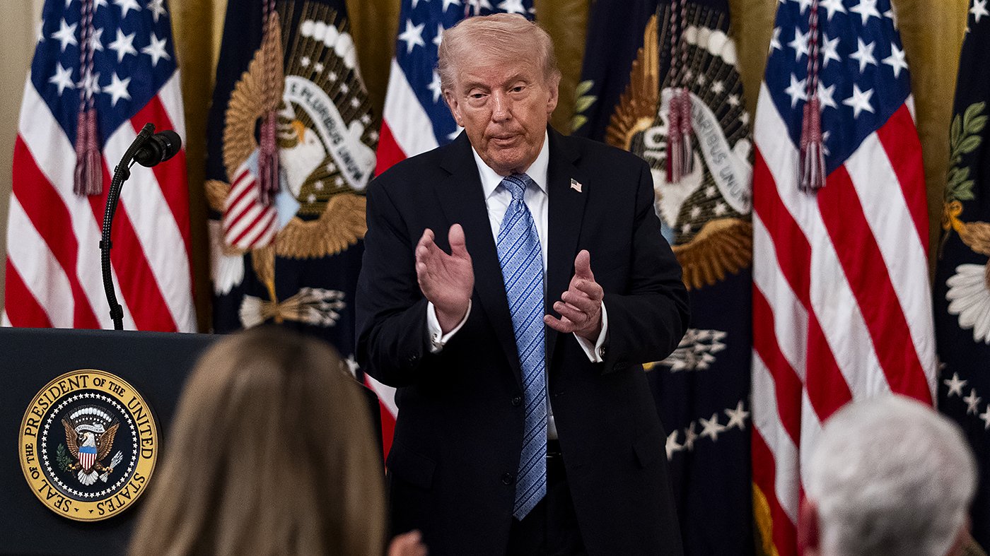 Trump Threatens Escalated Strikes on Iran Unless Tehran Accepts Peace Terms