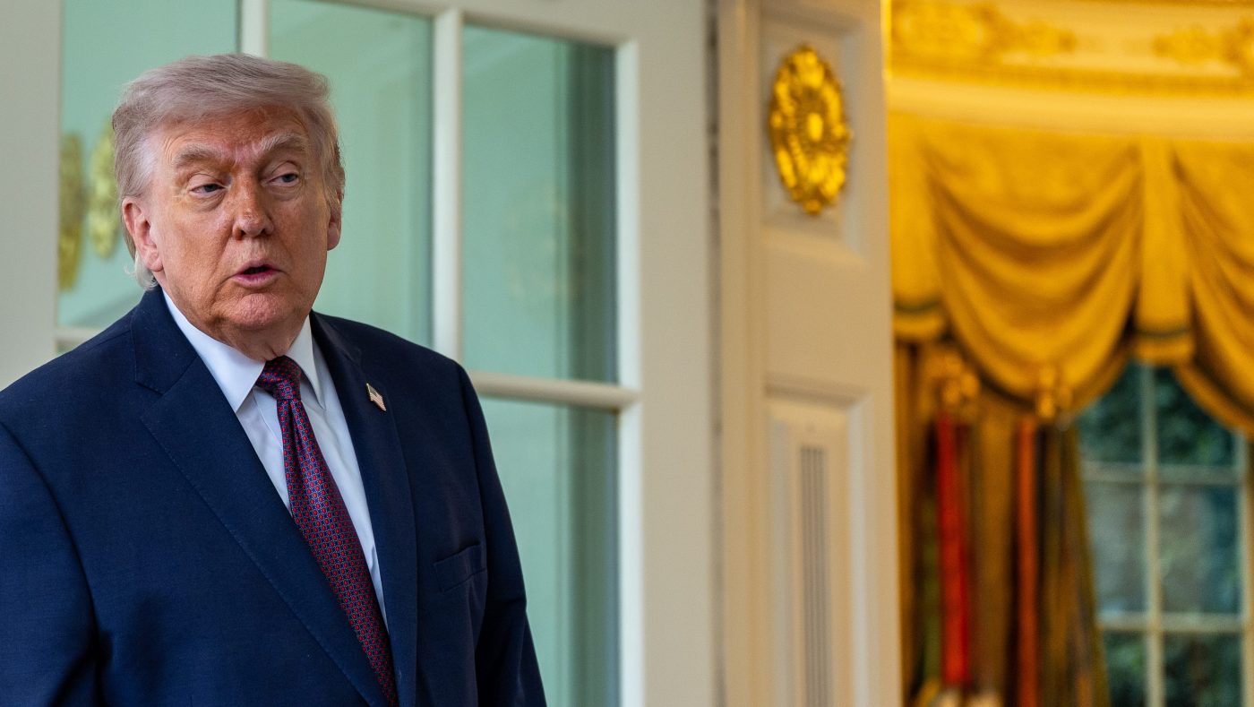 Trump Threatens Fed Chair Powell with Firing as House Debates Critical FISA Renewal