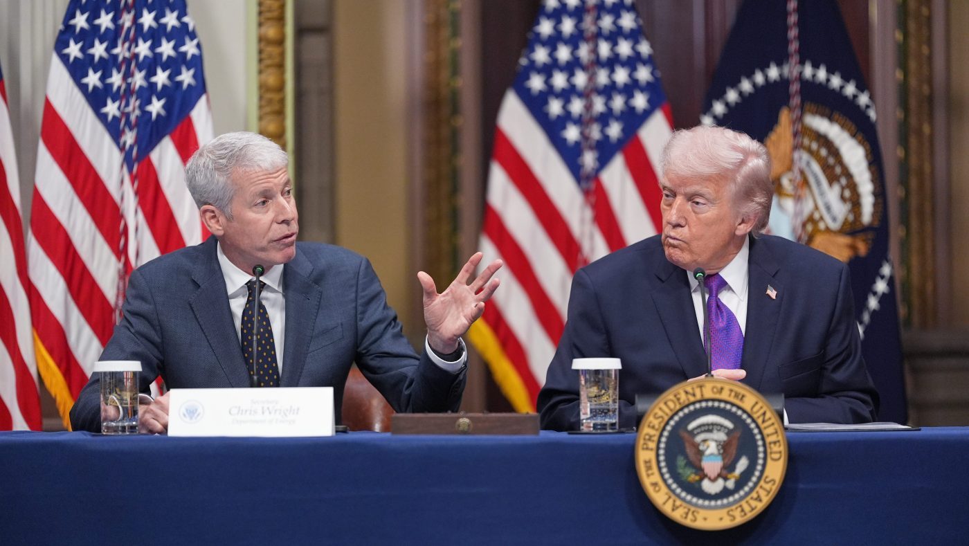 Trump to Press Refiners on Pump Prices as Midterms Loom