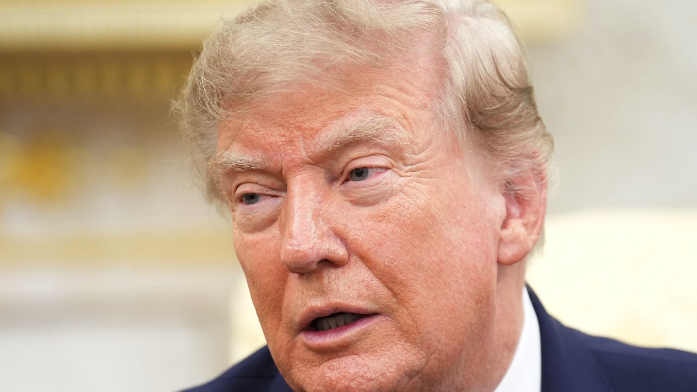 Trump to unveil $15B Iowa steel mill, touting manufacturing revival