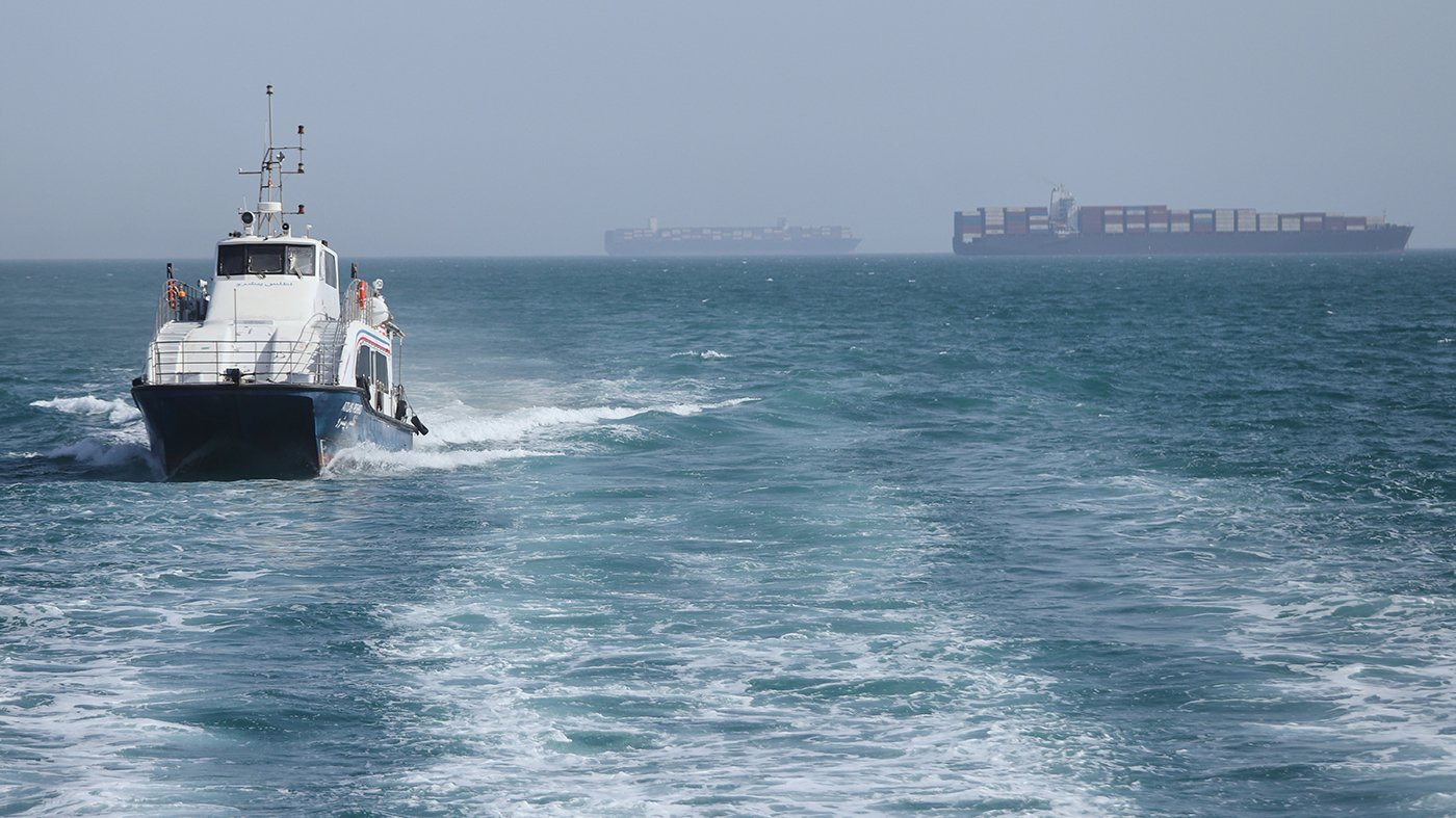Trump Weighs Military Action vs. Diplomacy as Hormuz Crisis Deepens