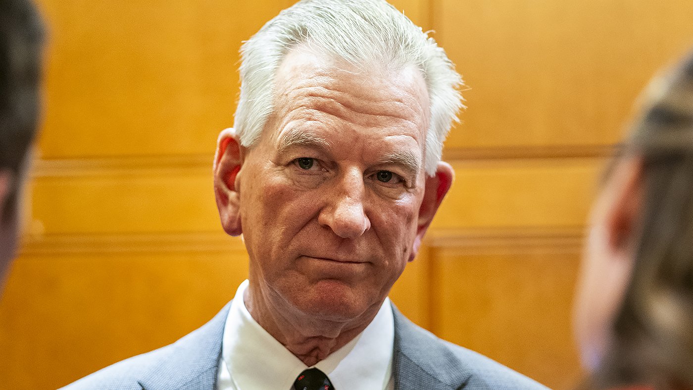 Tuberville Wavers on Alabama Redistricting as Court Fight Continues