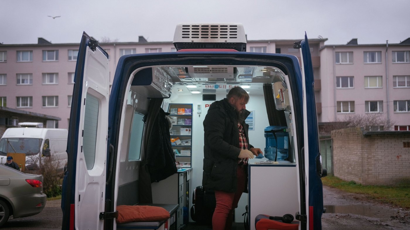 U.S. Drug Strategy Criticized as 'Flying Blind' Against New Synthetic Threats