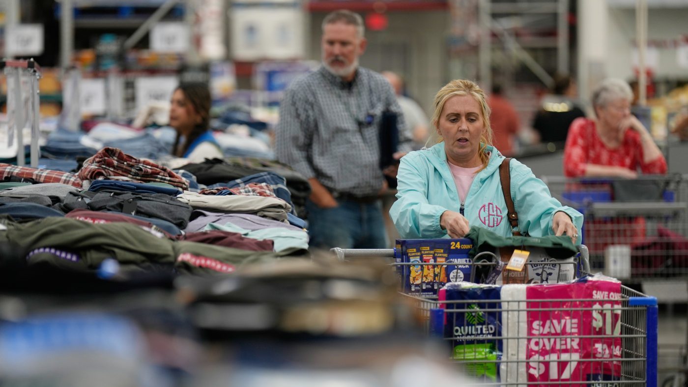 U.S. Economy Stalls in Late 2025, GDP Growth Slashed to 0.5% Amid Shutdown, Iran Conflict