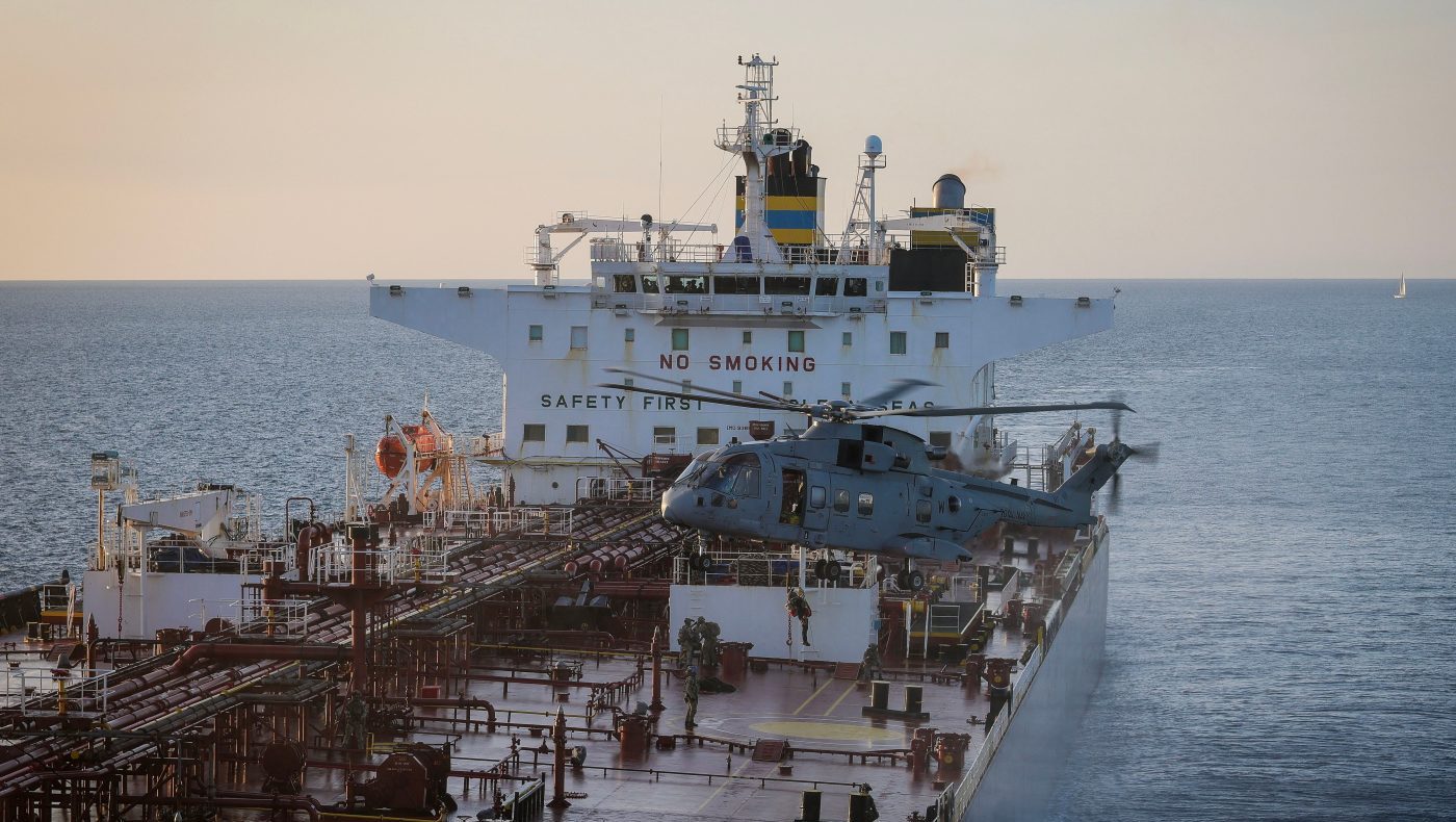 UK Navy Seizes Russian Shadow Fleet Tanker in English Channel