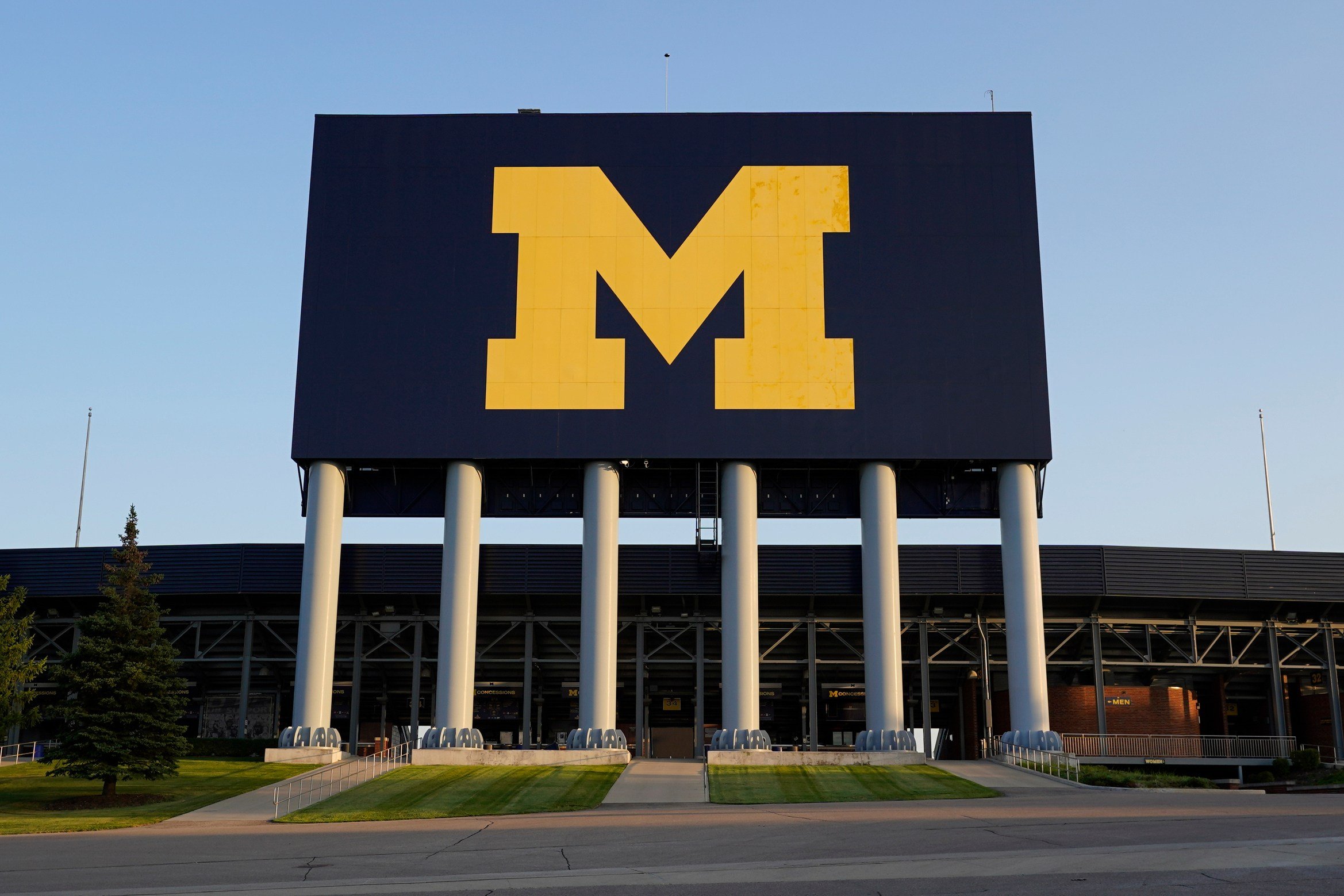 UMich Halts Pass-Fail Plan for Freshmen After Faculty and Alumni Uproar